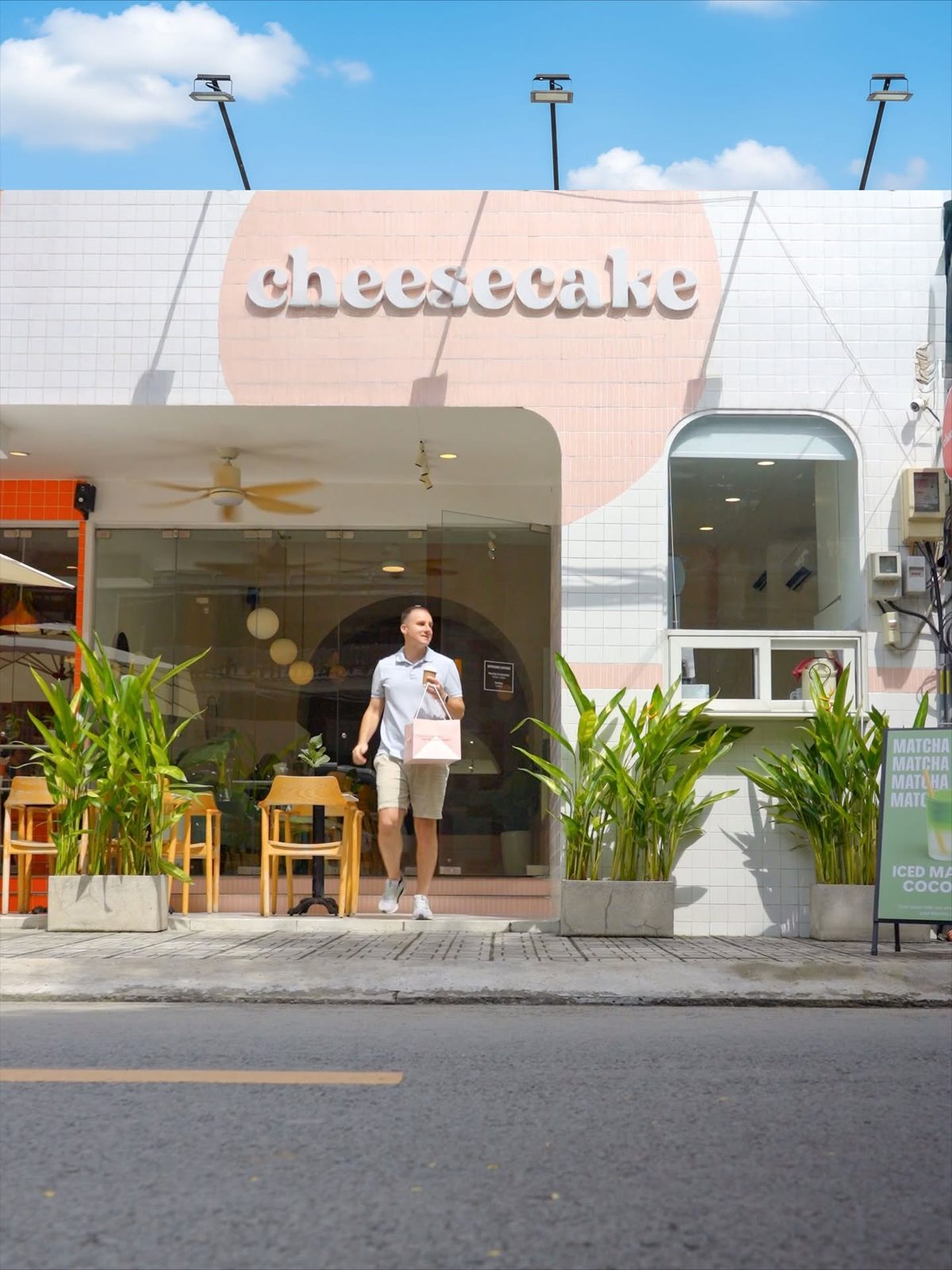 The welcoming pink Cheesecake Ngon café in Thảo Điền